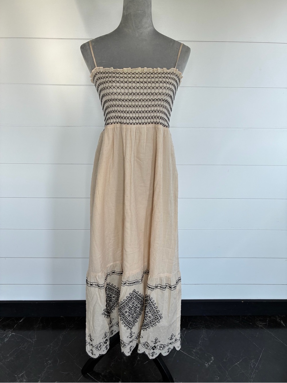 House of Harlow 1960 Beige Maxi Dress with Black Embroidery Sz S NWOT/0296